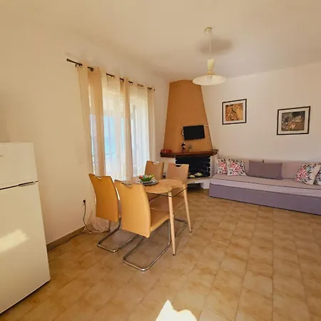 Corfu Menigos 67 アパート *