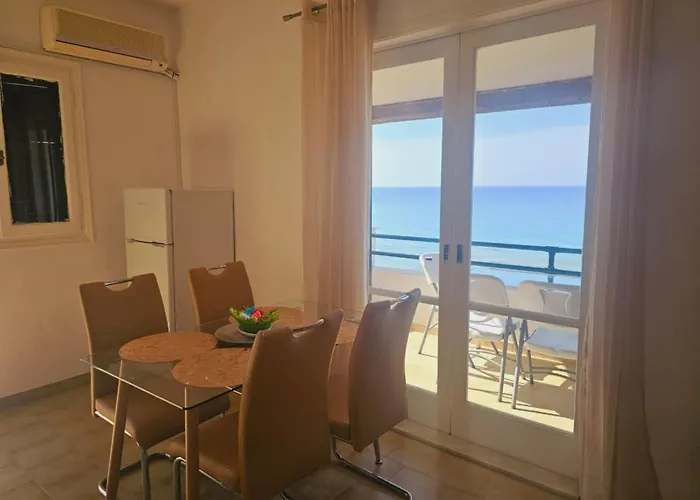 아파트 Corfu Menigos 67