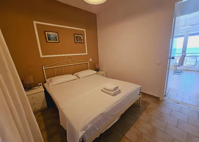 아파트 Corfu Menigos 67 *